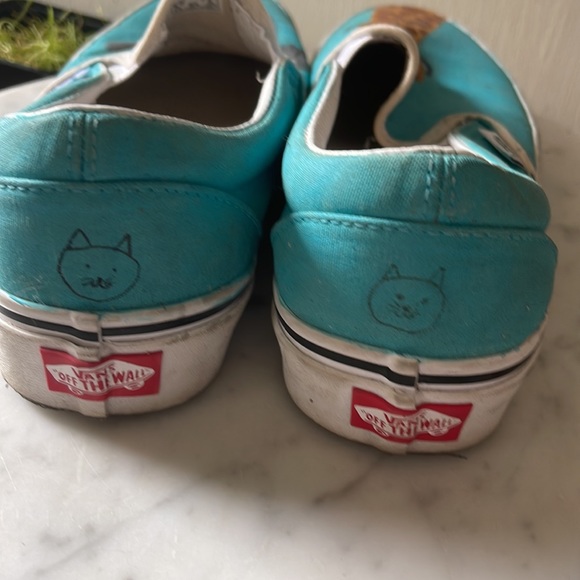 Custom made vans - Picture 2 of 5